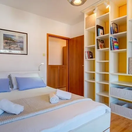 Apartman Apartments Saga - Garden And Grill Mali Lošinj