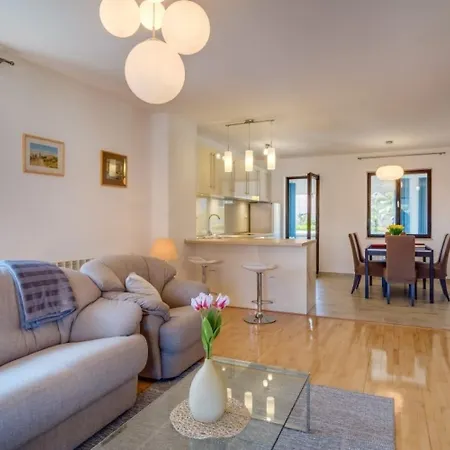 Apartments Saga - Garden And Grill Apartman Mali Lošinj