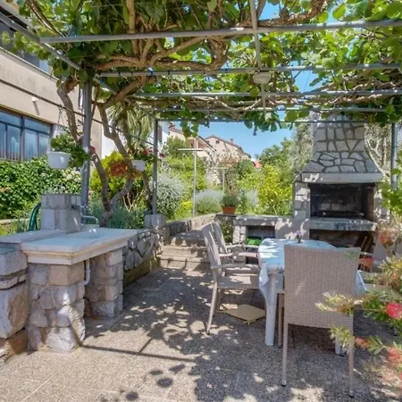 Apartments Saga - Garden And Grill * Mali Lošinj