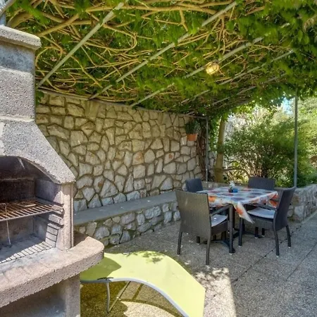 Apartments Saga - Garden And Grill Apartman Mali Lošinj