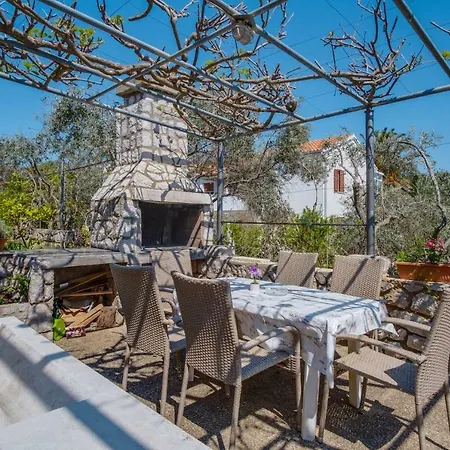 Apartments Saga - Garden And Grill *