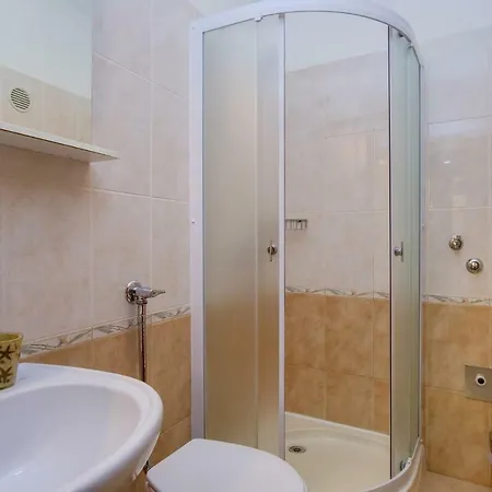 Apartman Apartments Saga - Garden And Grill