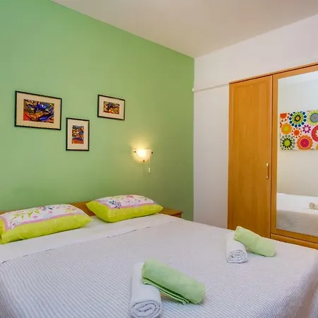 Apartments Saga - Garden And Grill Mali Lošinj