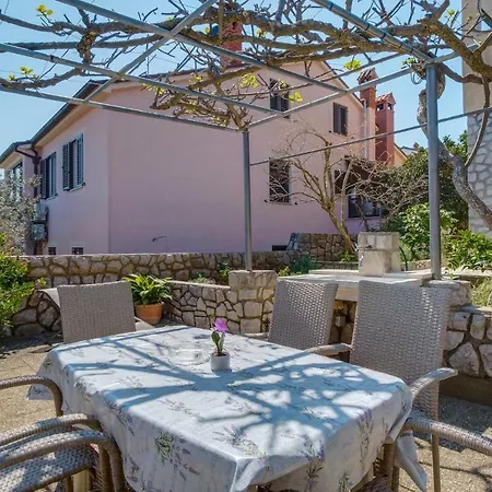 Apartments Saga - Garden And Grill * Mali Losinj